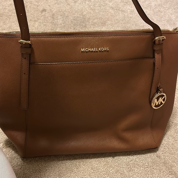 voyager large saffiano leather top zip tote